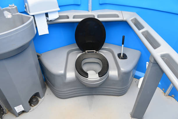 Best Portable restroom trailer rental  in Smithville Sanders, IN